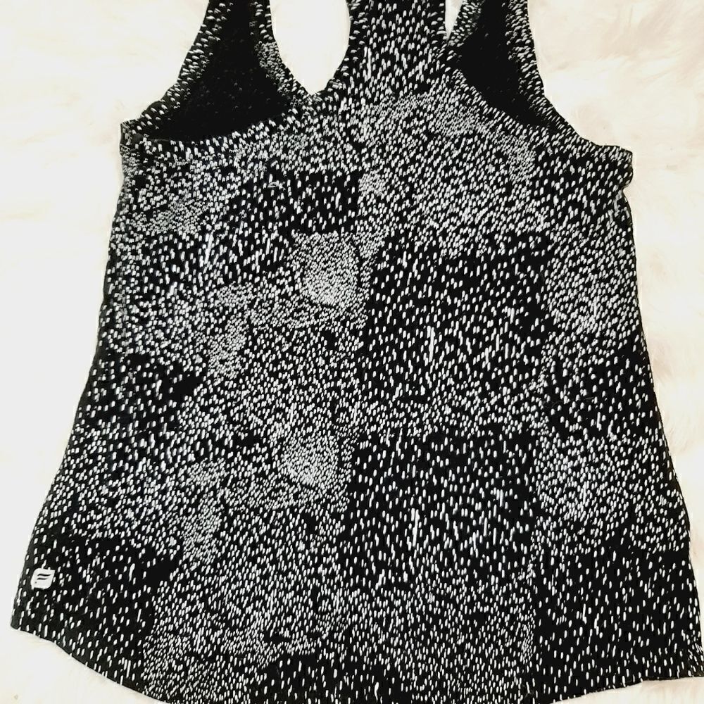 Fabletics Racerback top - Picture 2 of 5